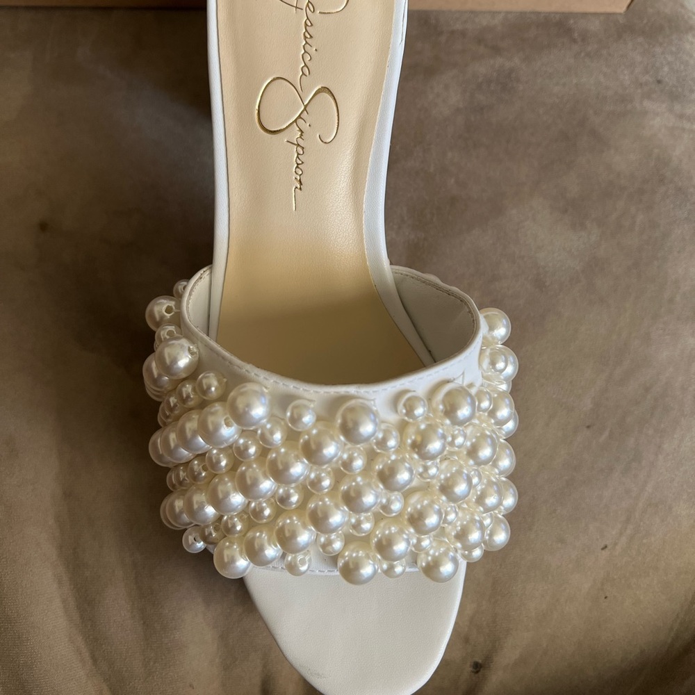 Women’s Jessica Simpson Size 9M White Italia Napa Clog Heel